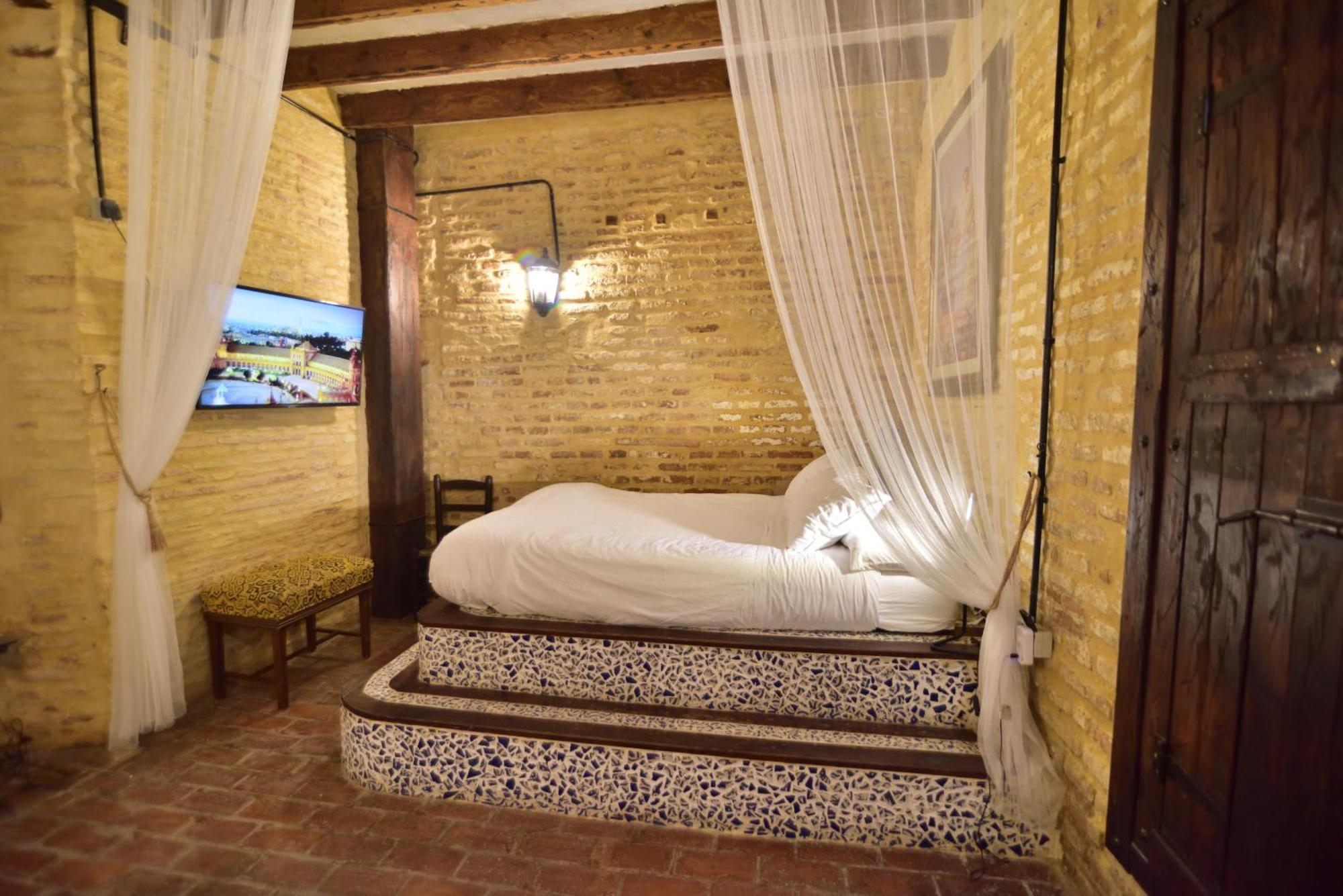 Suite Dona Ines Barrio Santacruz Севилья Экстерьер фото